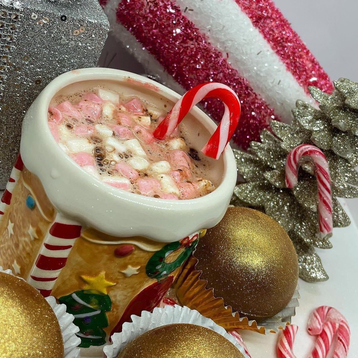 CookiesCakesNI's tweet photo. Hot Chocolate Bombs made with finest Belgian Chocolate 😍

Available at https://t.co/5seASfoIRy 

#hotchocolate #Christmas2021 #christmasiscoming #Christmas #gifts #stockingfillers #hotchocolatebombs https://t.co/8Oqav9S2pG