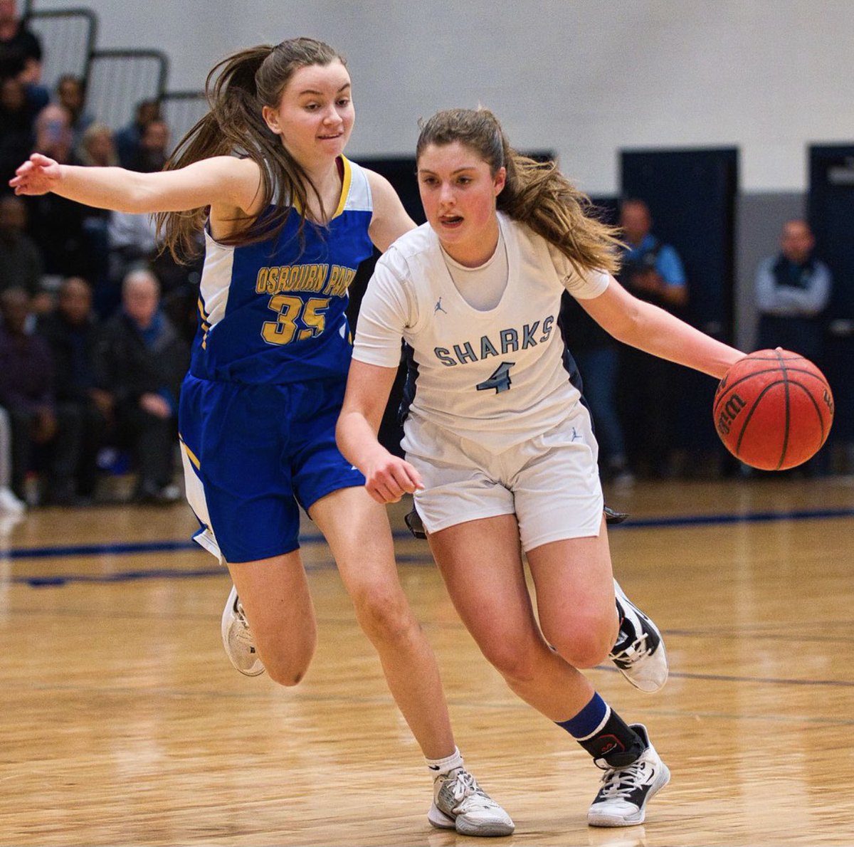 SharkTankColgan's tweet photo. IT’S GAME DAY FOR COLGAN GIRLS BASKETBALL‼️ SEASON OPENER. 7PM BACK IN THE TANK⚡️⚡️ - COLGAN🦈 vs. BROOKE POINT🐤 TICKETS AVAILABLE ONLINE ONLY📲📲 https://t.co/E4ESGZuqeR #beatthehawks #gosharks https://t.co/EanRpiuOE7