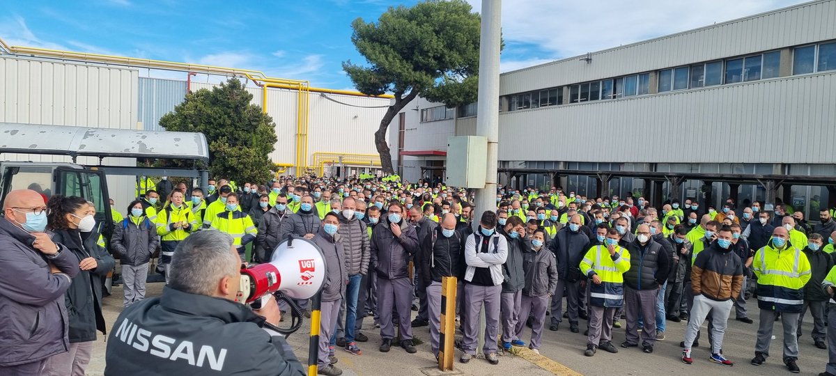 ccooebro's tweet photo. Hoy nos hemos concentrado a las puertas del @ConsorciZF para exigir tanto a administraciones (@mincoturgob y @empresacat) y #Nissan que hagan todo el esfuerzo  por atraer el proyecto de GWM y que active un plan B a la altura de los trabajadores/as de Nissan. https://t.co/MawS3WTKaU