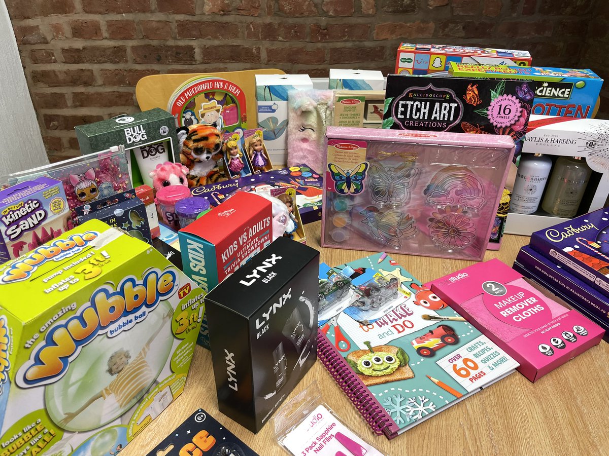 Cowgills's tweet photo. As we're fully into the festive season, we'd like to remind you that we're running a Christmas drive for @EndeavourDAV, collecting presents for those who may go without. If you can, please drop off gifts for kids, mums and pets to our Bolton office before December 6th 💙 https://t.co/N8LaU6jrNg
