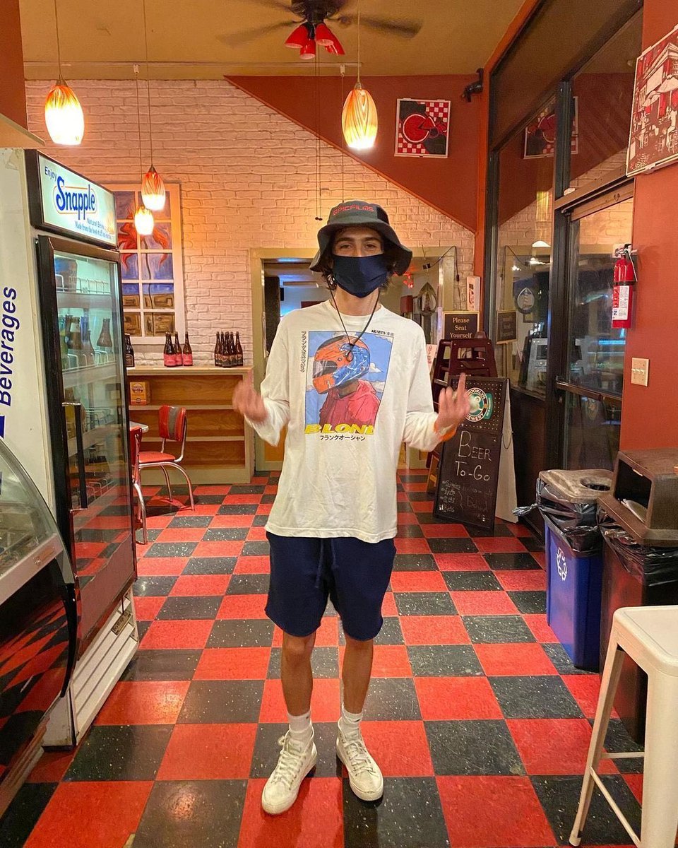 “😁”
timothée chalamet on his instagram one year ago, today