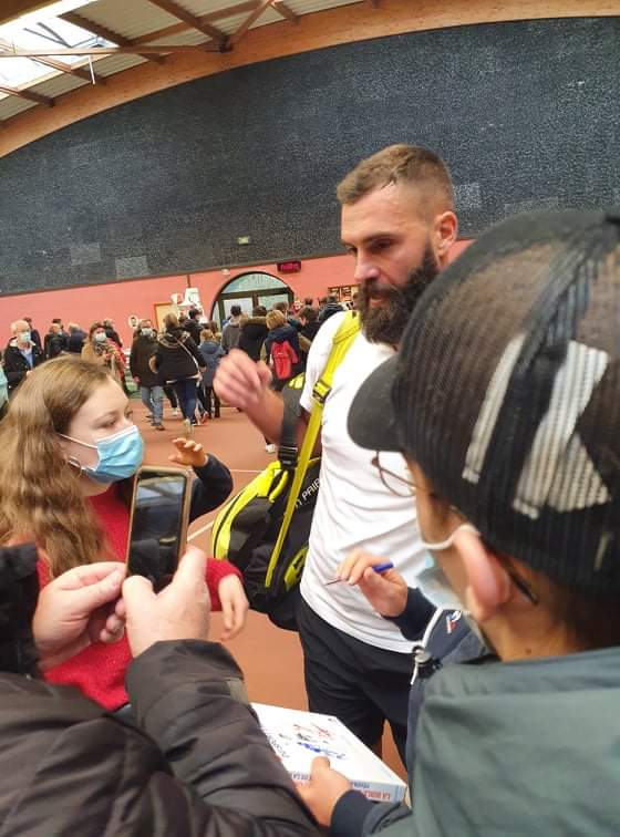 FClaeyssen's tweet photo. Rencontre de @benoitpaire aujourd'hui à Loon-plage 🤟🤟🤟
Super mec...
Et petite dédicace à la @FFLose 😉 https://t.co/tmBcPL8xam