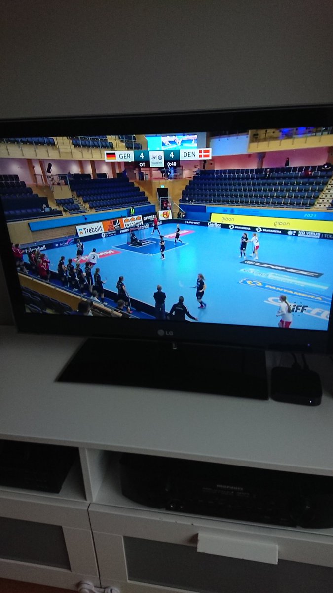 Super spannende wedstrijd op dames WK #floorball op dit moment gaande. Heartrate skyhigh!