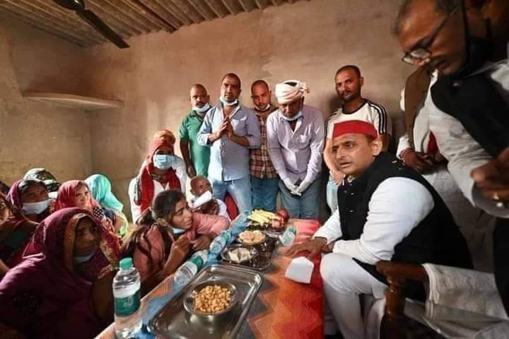 TnuPandit's tweet photo. @DrKumarVishwas @proframgopalya1 https://t.co/lshm19SqAH