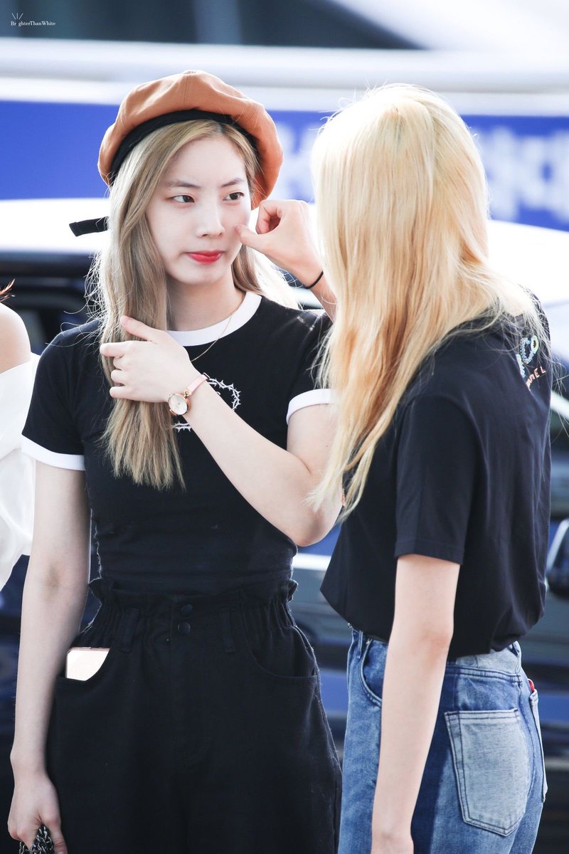 randomtwiceu's tweet photo. SaiDa, That Day 🥺😍💜

#TWICE #Twice #SCIENTIST #FormulaOfLove #SANA #Sana #DAHYUN #Dahyun #SaiDa #SaiDah #saida https://t.co/5EHwggCkrF
