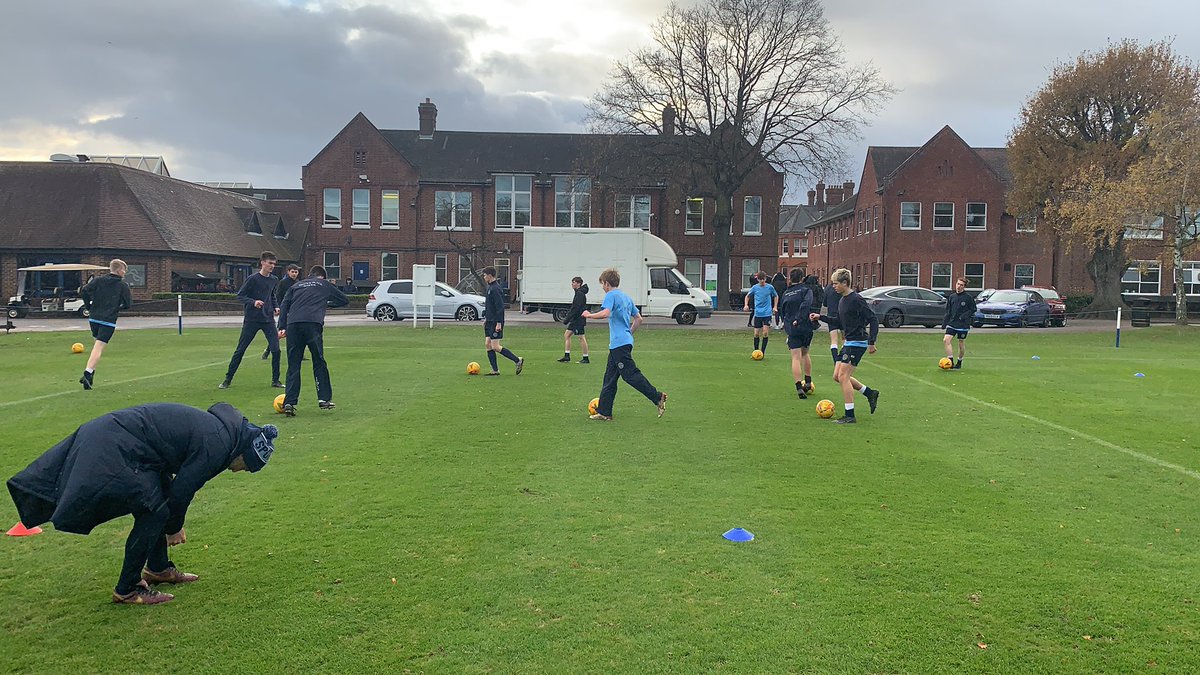 IbstockSport's tweet photo. ⚡️ We look forward to an enjoyable afternoon of Senior Sport ⚡️
⚽️ 1s @Brentwood_Sport #ElginLeague @isfafootball
16As @ThamesCSchool #FalconPark
🏑 @KGS_Sport #DittonFields
🏉 @CobhamCougars #RugbyReBuild
#GoWellAll https://t.co/45E3bd1xqV