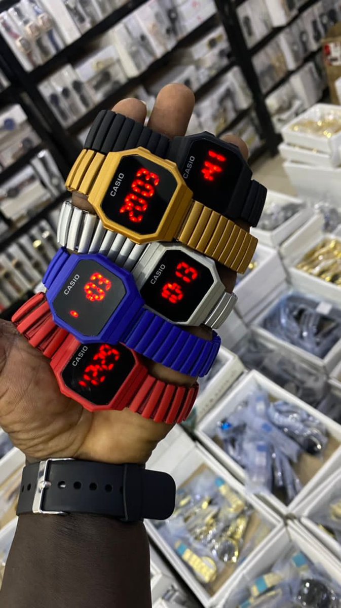 Brother_Busines's tweet photo. 🚨Jeu Concours🚨
Tente de remporter la montre de ton choix 
Pour participer c’est simple :
•Fav et retweet ce tweet

Fin du jeu Dimanche 21h
(Chaque week-end un cadeau 🎁)
Bonne chance !!! https://t.co/lzdD3Aoq0y