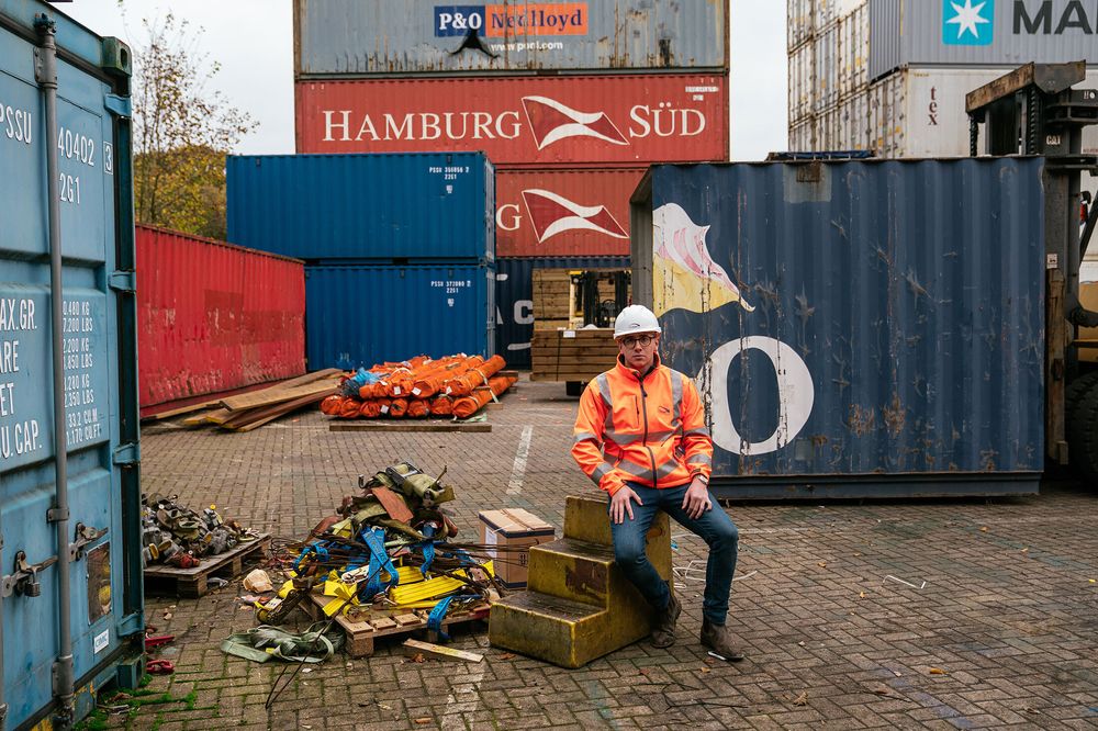 Global #supplychain issues have left 3M #containers idling on ships at #ports, and the wait means customers sometimes refuse or abandon goods. #Shippers then hire #cargo salvage buyers, attempting to recover value. Read more via <a href="/business/">Bloomberg</a>:

bloomberg.com/news/articles/…