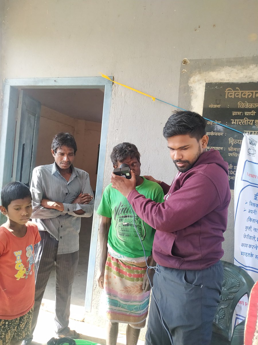 fied_satish's tweet photo. किसी दुर्घटना में  एक कामगार के दोनों हाथों  की अंगुलियां आधार बनने के पश्चात कट गई ,आज उसकी मेहनत को पहचान दिया ई-श्रम कार्ड ने। 
आइरिश के द्वारा उसका कार्ड बनाया ☺️

@CSCegov_ 
@CSCJharkhand 
@CscKhunti 
@DCkhunti 
@dintya15 
@HemantSorenJMM 
@GoI_MeitY 
@LabourMinistry https://t.co/zM44Crm7EY