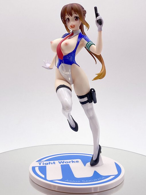 更にニプレス・帽子・スカートが取り外し可能で
露出狂レオタードデカに! これは捕まります。
おっぱいを揺らしながら僕を追いかけて(*'ω`*) 