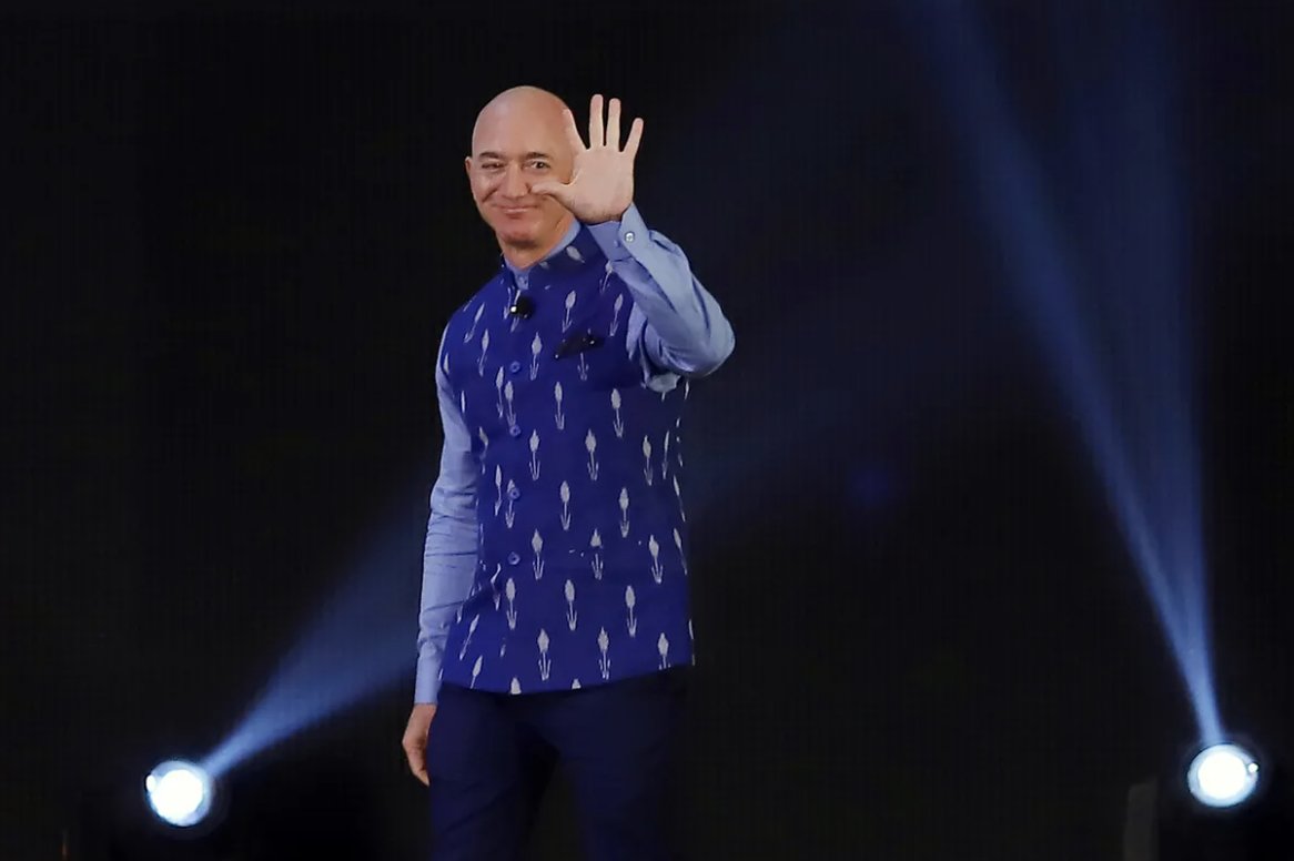 verge's tweet image. Big tech’s first generation of founders starts to step aside theverge.com/2021/12/1/2281…