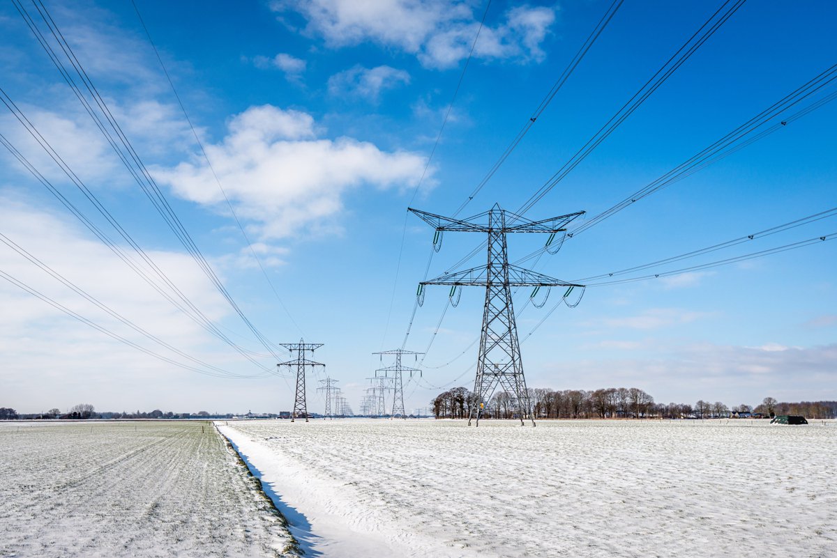 The <a href="/ENTSO_E/">ENTSO-E</a>  Winter ❄️ Outlook report highlights the progress in making the #electricity system resilient over the past year. It underlines that disruptions in electricity ⚡️ supply this winter are even less likely than they were 12 months ago ➡️ europa.eu/!9bMTHP