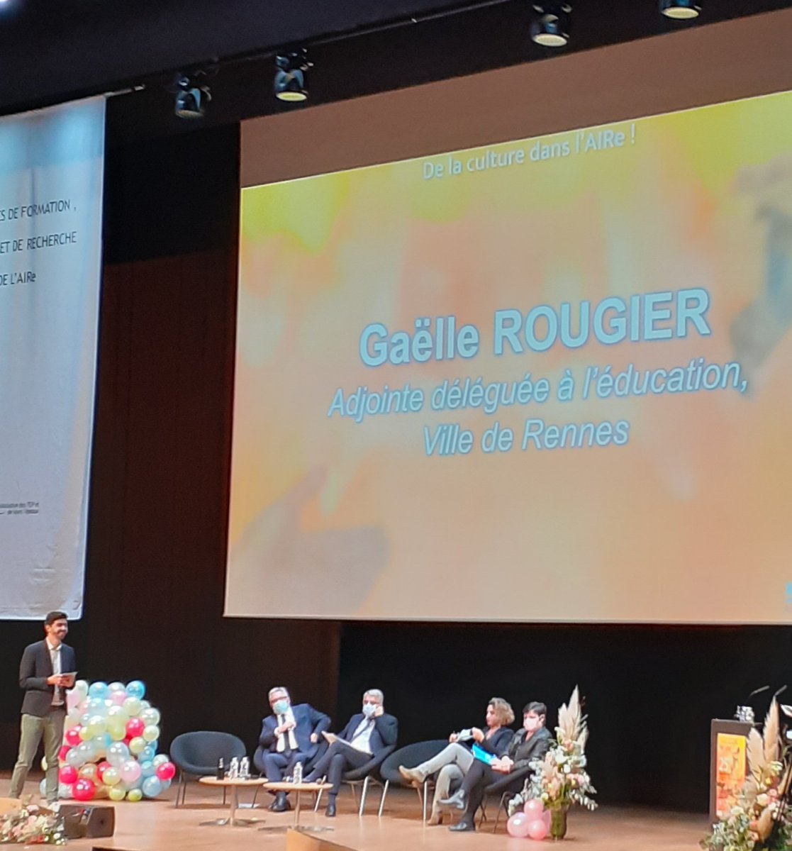 AIre_DITEP's tweet photo. Merci à @IChardonnier , directrice régionale des affaires culturelles; Gaëlle Rougier déléguée adjointe à l education @metropolerennes et Dominique Penhouët de l'@ArsBretagne qui pour l'ouverture politique de ces journées ! https://t.co/xfPeQDNCqU