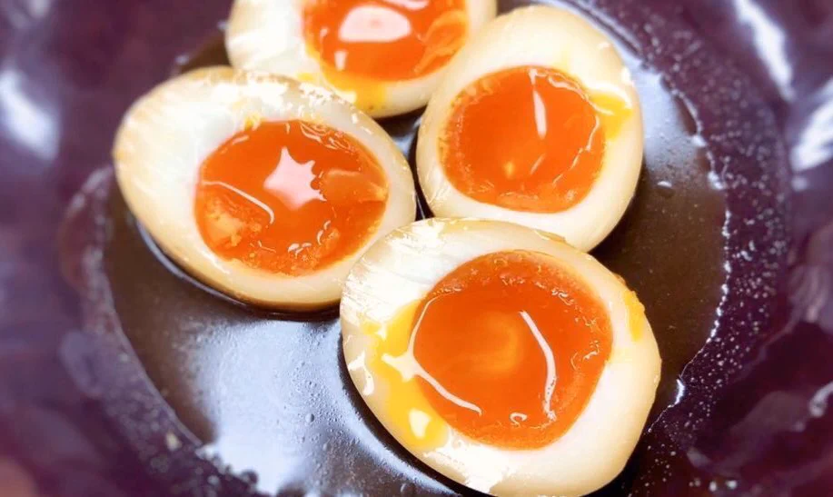 ラーメン屋さんが教えてほしがるレシピの「味玉」！！長ネギの風味が重要ポイント！