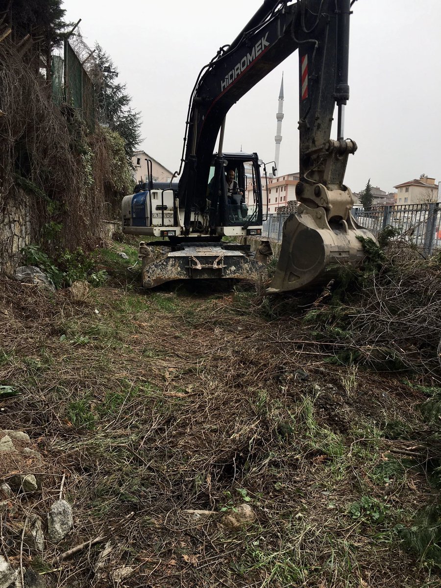 mozgurureten's tweet photo. Vatandaşlarımızdan gelen talep ve takibimiz üzerine; #Parseller Mahallemiz, kanal çevresi temizlik çalışması tamamlanmıştır. #İSKİ Asya Kanal İşletme Müdürlüğü ve #Ümraniye Şube Müdürlüğü ekiplerimizin emeklerine sağlık.
#BirlikteBaşaracağız
#16MilyonİçinÇalışıyoruz https://t.co/R5Blrqx6ci