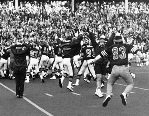 PennFB's tweet photo. Today we would like to highlight the championship team of 1982! The Quakers finished 7-3 (5-2) to capture their first championship since 1959!
#Championyourlife
#FightonPenn https://t.co/xPbz8AdUpx
