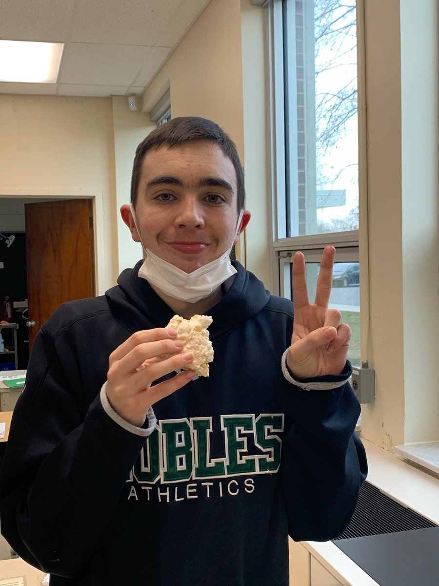 Day 1 of the Rice Krispies QR Calendar Code Calendar Contest…We made Hot Chocolate and rice crispy treats. Everyone enjoyed the tasty treats.
Superintendent @MikeWil03652704  Sobeys <a href="/Sobeys/">Sobeys</a>
#BR_steps
