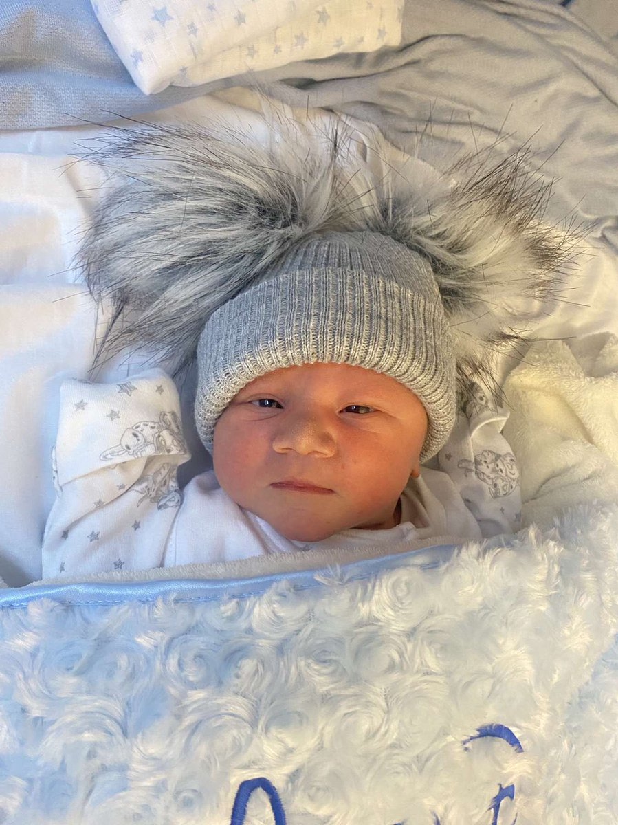 the little heartbreaker 😍

30.11.21💙