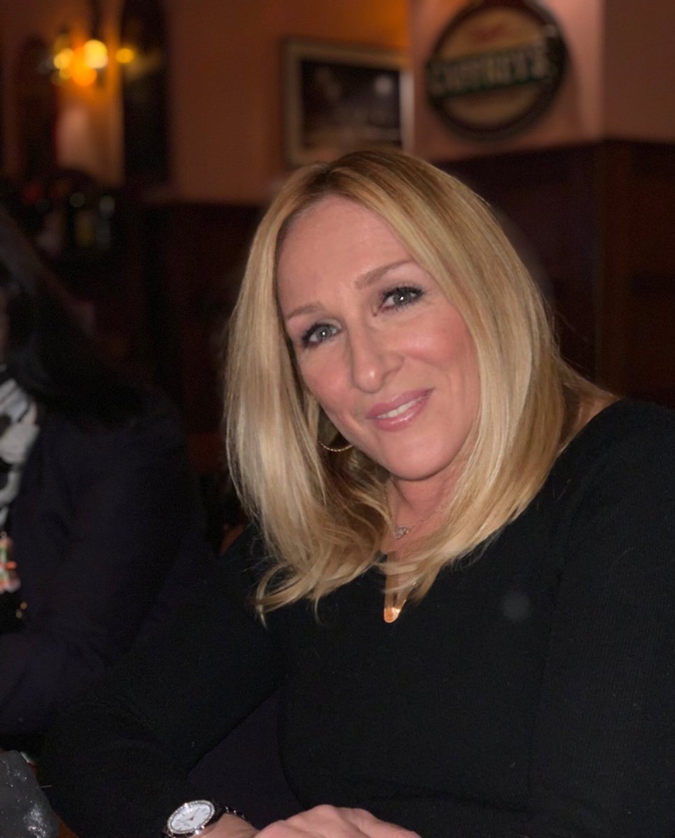 scico72's tweet photo. ELISABETH Preston #facemix with Sara Jessica Parker https://t.co/iLLqqO8hUj