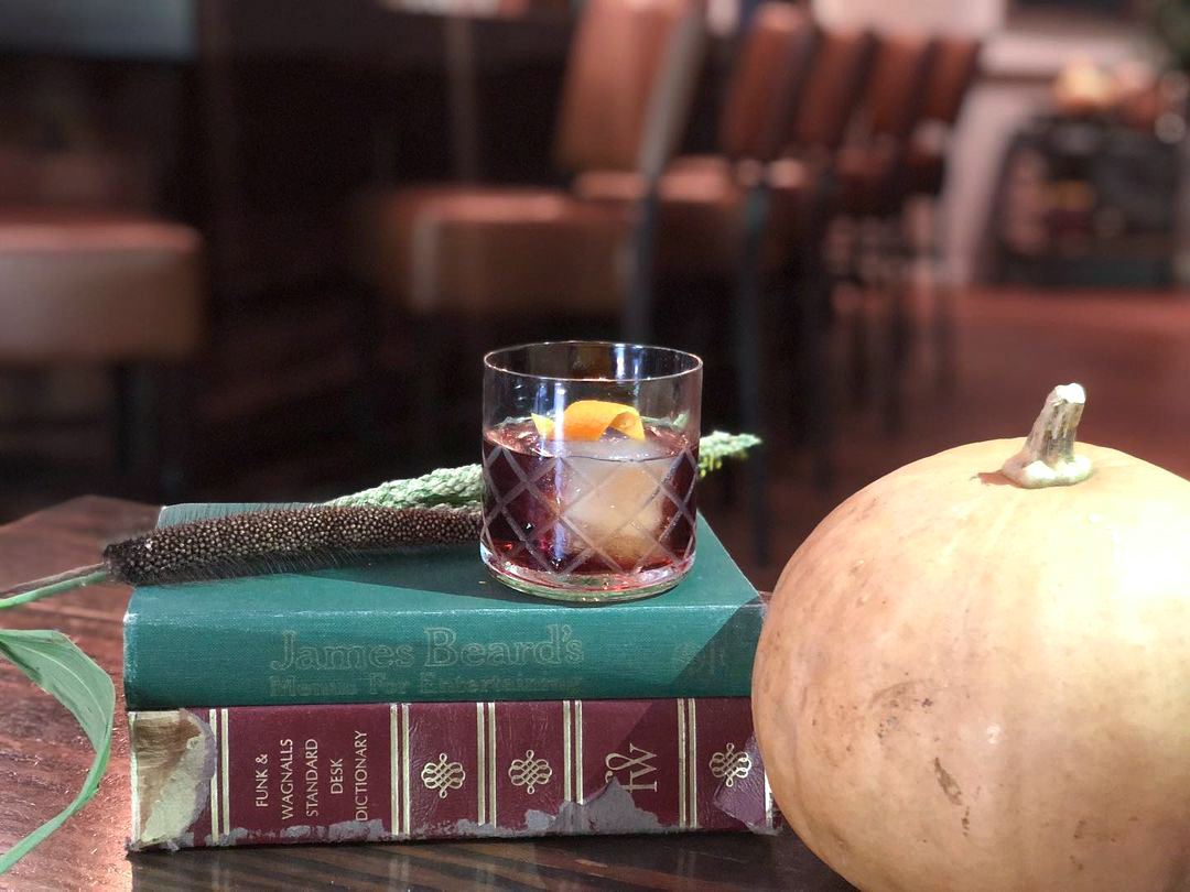 UncleVals's tweet photo. Celebrate the little things this season with a Terry's Negroni, inspired by the deliciousness of a Terry’s chocolate orange:
Uncle Val’s Zested gin
Campari
Sweet vermouth
Creme de cacao
Chocolate bitters
Orange bitters
#unclevalsgin #zested #bergamotorange https://t.co/V0znWJJDti