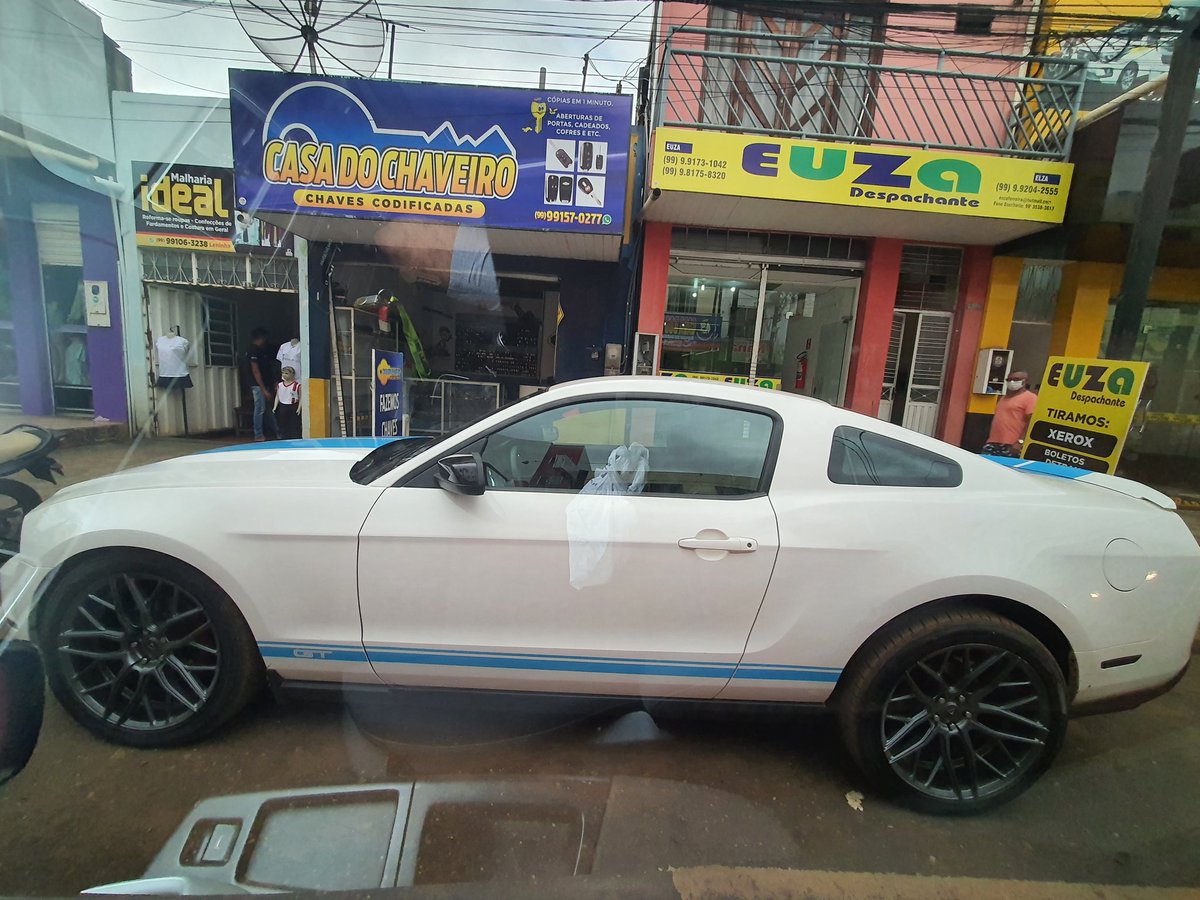 NasRuas_deacai's tweet photo. É só eu, ou mais alguém tá doido para ver um racha desses dois carros aqui de Açailândia? https://t.co/0JdanEuStt