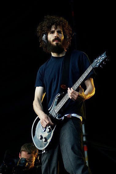Happy Birthday to our favourite guitarist <a href="/BradDelson/">Brad Delson</a> ❤️🎉🎂