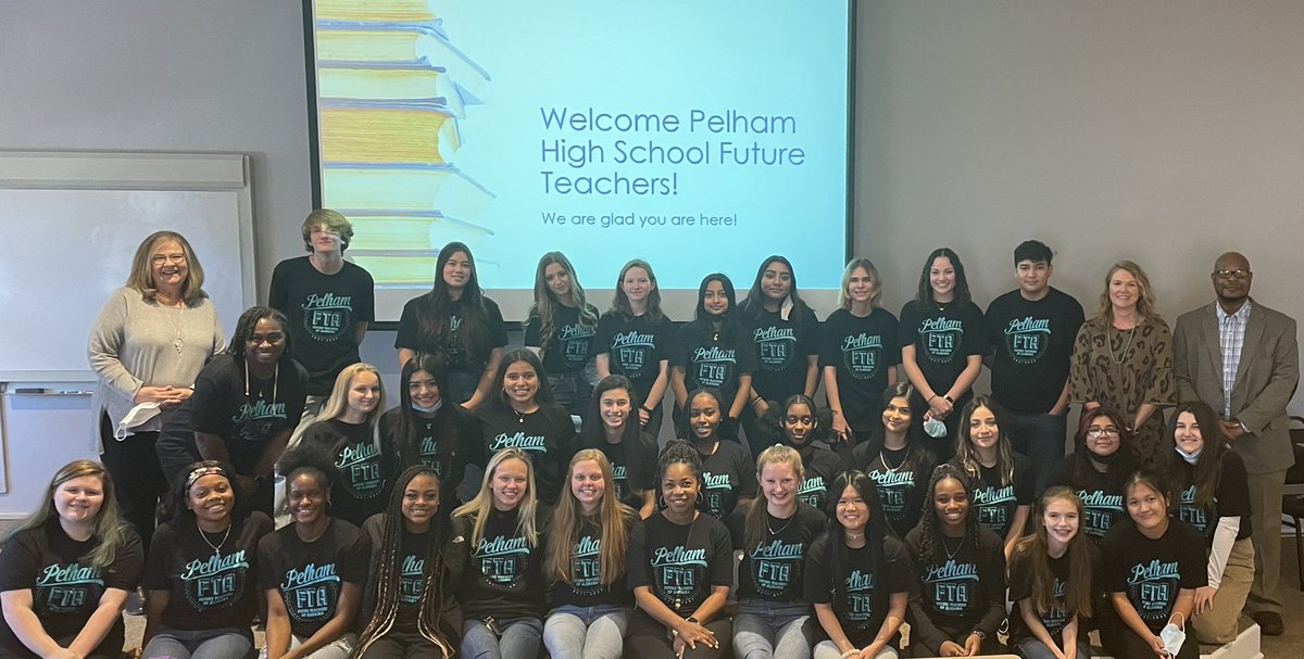 GoHam_FTA's tweet photo. PHS Future Teachers of Alabama visiting and touring the University of Montevallo. Awesome group of students! @PelhamSchools @shannonbogert1 @KimberlyAKiel https://t.co/Qci5wdXwWT