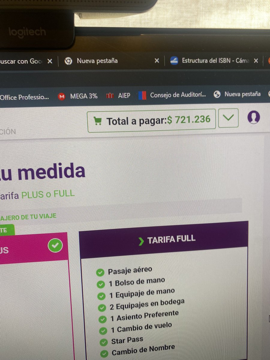 rubugasan's tweet photo. @SKYAirline_CL  ladrones, no me dejo pagar la reserva por problemas de la página y cuando intente nuevamente subieron más de 100 mil el precio https://t.co/7XqquucIx0