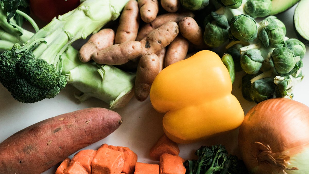 dwellapothecary's tweet photo. Ever wondered what the four most important nutrients for brain health are? You're in luck! Check out the Food post now : ) #nutrients #brainhealth #foods https://t.co/XynFQqOMiQ