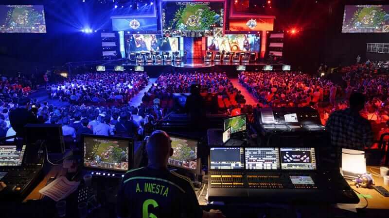 WHSSportsMgmt's tweet photo. How To Get A Job In The #Esports Industry 🎮 https://t.co/aF29TIh8xH via @EsportsDotNet #SportsBiz https://t.co/USZi3R2VwT