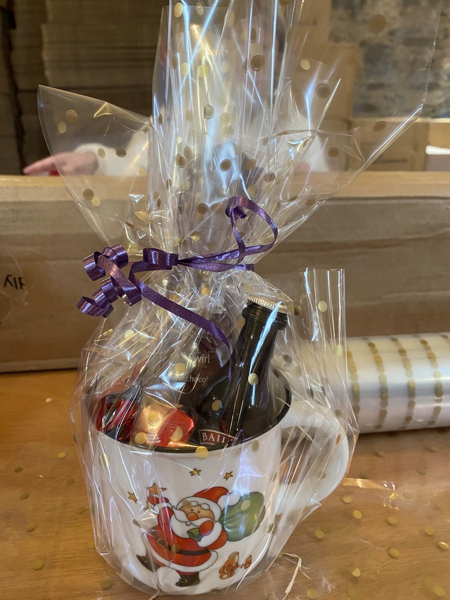 Have you booked Santa yet? 
<a href="/SantasSnowglobe/">Santas Snowglobe</a> only has few bookings left. They've given us gift for grown ups of Baileys &amp; Hot Chocolate! To enter, pop your name below!
#Christmas #christmas2021 #Santaathome #SantaZoom #SantasSnowglobe #louthchat #kidsactivities #familytime #sp