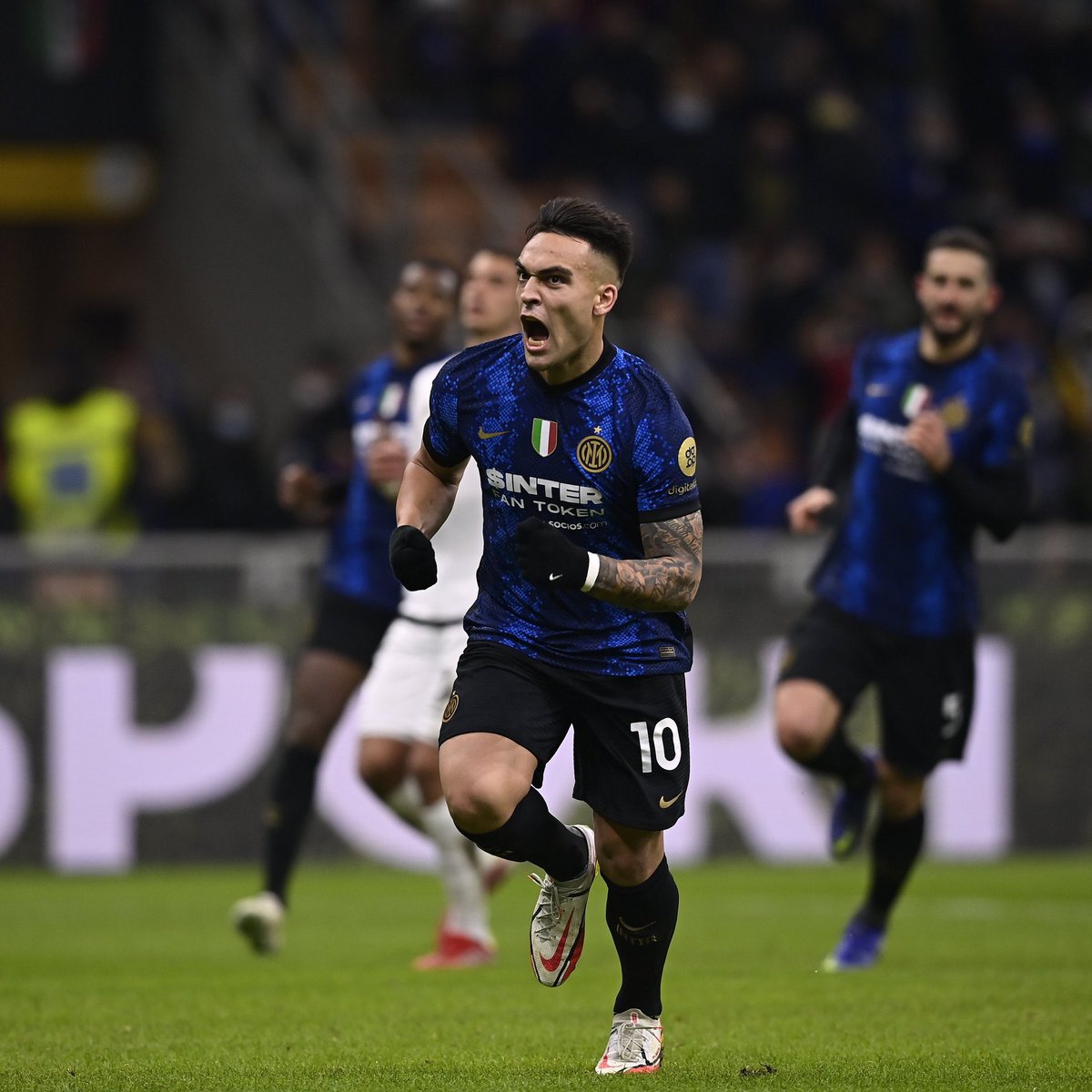 Footballogue's tweet photo. [#SerieA🇮🇹] INTER 2-0 SPEZIA

⏱ FIN DU MATCH !

⚽️ Gagliardini
⚽️ Martinez

L’Inter est provisoirement deuxième du championnat !

#INTSPE https://t.co/IcvdFl7N1U