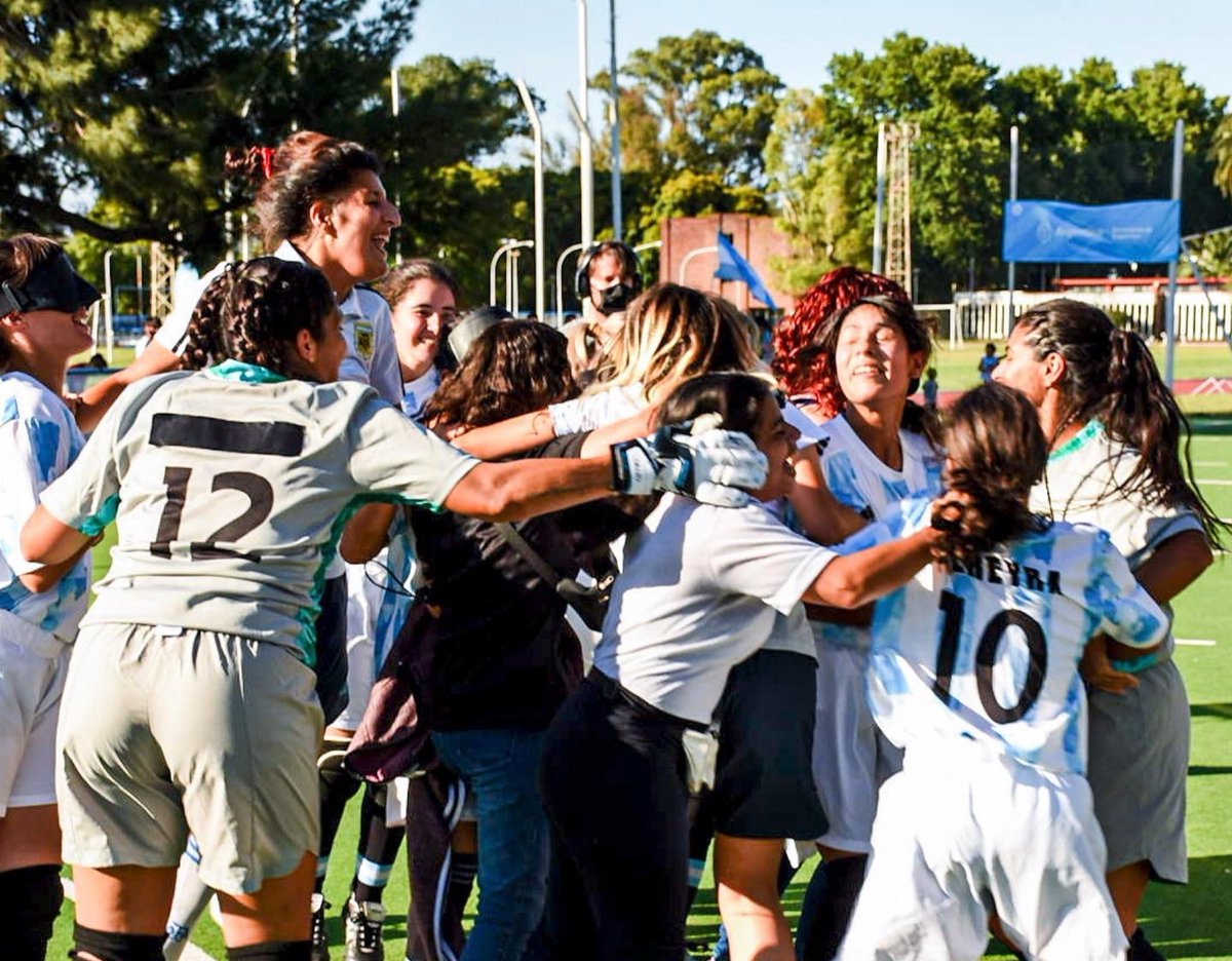 ines_arrondo's tweet image. Argentina tiene Murcielagas! 🇦🇷❤️ Disfrutamos del primer encuentro internacional de nuestra selección nacional de fútbol para ciegas,“Las Murcielagas”, contra el seleccionado de Colombia🇨🇴 en el #Cenard. Con un gran  despliegue, Argentina se llevo dos triunfos consecutivos 💪🏻