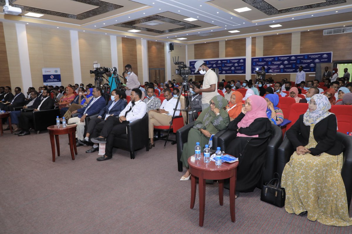 premierbankSO's tweet photo. Waxaa markii lixaad hirgashay carwada buugaagta Mogadishu, inaan taabagelino.                        
 
Ka Premier Bank ahaan sharaf ayay inoo tahay in aanu taageerno bahda wax aqriska iyo qoraalka.    

#MBF2021 https://t.co/XewLiZ9CJr