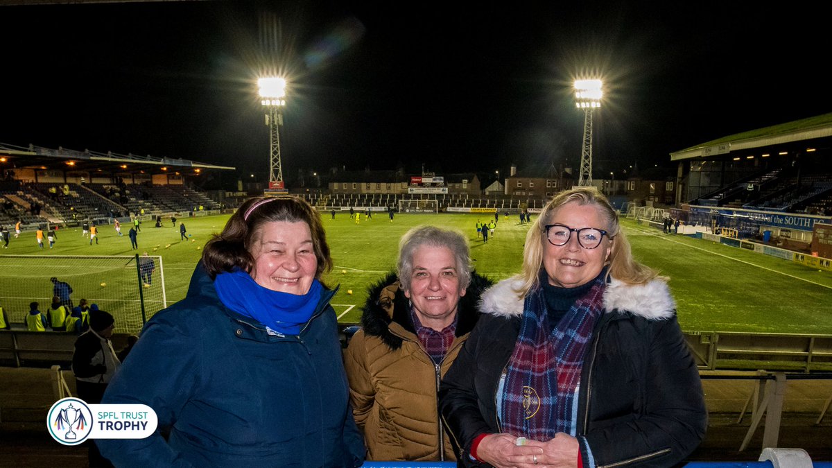 SPFLTrust's tweet photo. Fans wrapped up warm ready for kick off at @OfficialQosFC who are set to face @Morton_FC for the last game of the #SPFLTrustTrophy quarters! ⚽️ https://t.co/nFt39AbwQg