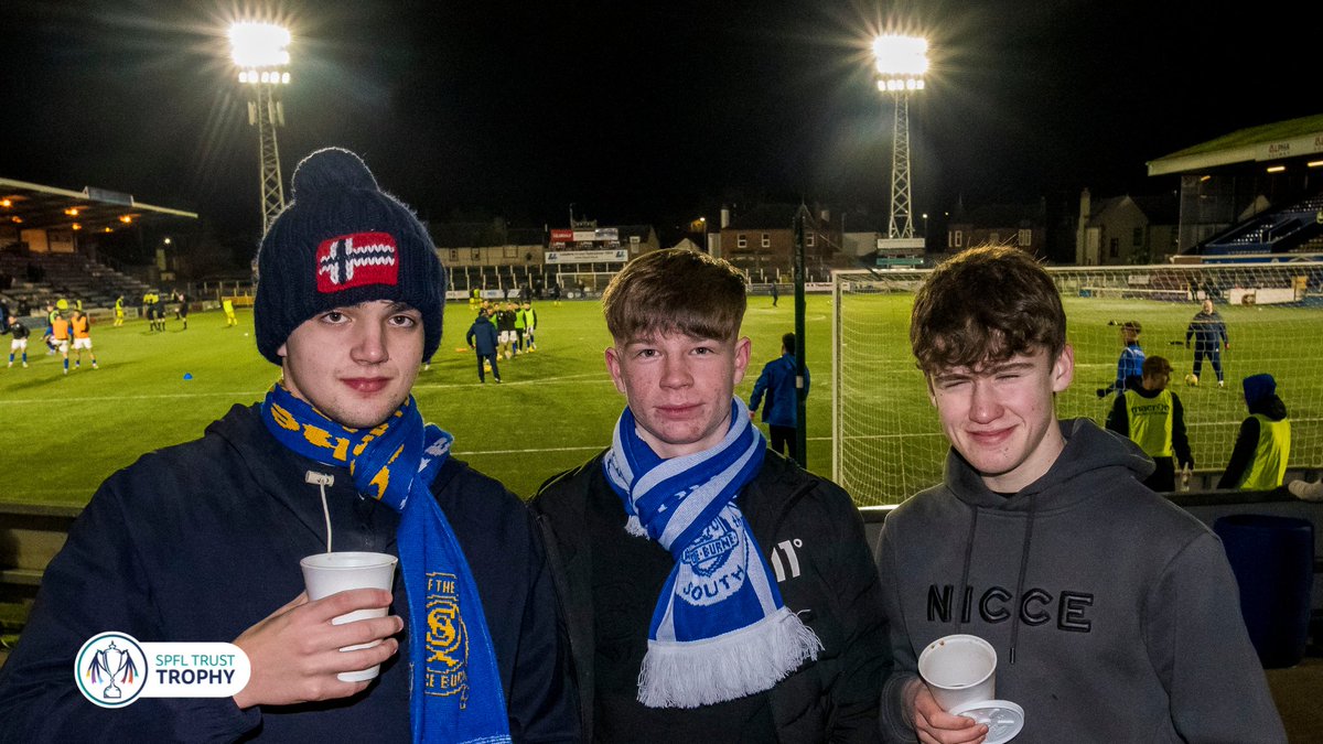 SPFLTrust's tweet photo. Fans wrapped up warm ready for kick off at @OfficialQosFC who are set to face @Morton_FC for the last game of the #SPFLTrustTrophy quarters! ⚽️ https://t.co/nFt39AbwQg