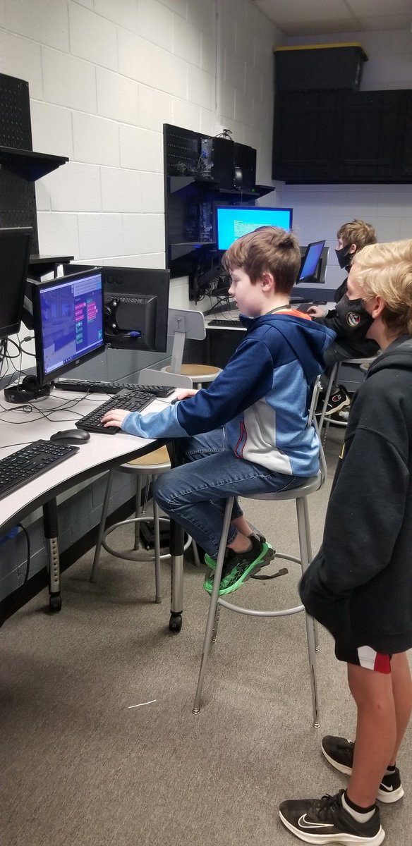 RPEducateCTE's tweet photo. Shout out to our 7th graders at Murphy Middle who helped our EC students complete @PlayCraftLearn   #HourOfCode while traveling through time solving the time lapse culprit! @NCCSIT @CCSNC https://t.co/7zSh3QVX44