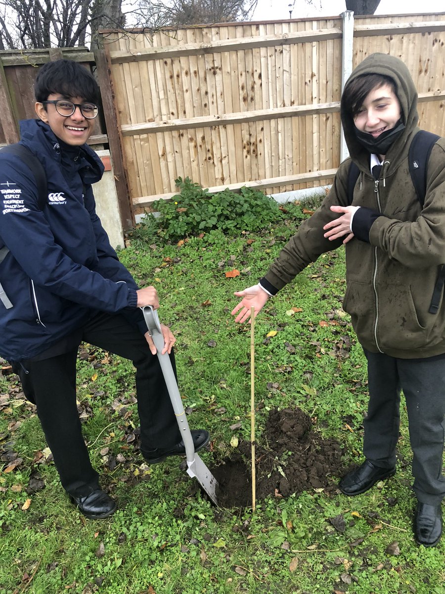 Venture_SU's tweet photo. Awesome experience helping to improve our carbon footprint, planting over 70 trees today with the help of the Great Yarmouth Green New Deal @OrmistonVenture @Venture_Innov8. @Venture_Achieve @Venture_Aspire @Venture_Create https://t.co/g9ZewtIgZL