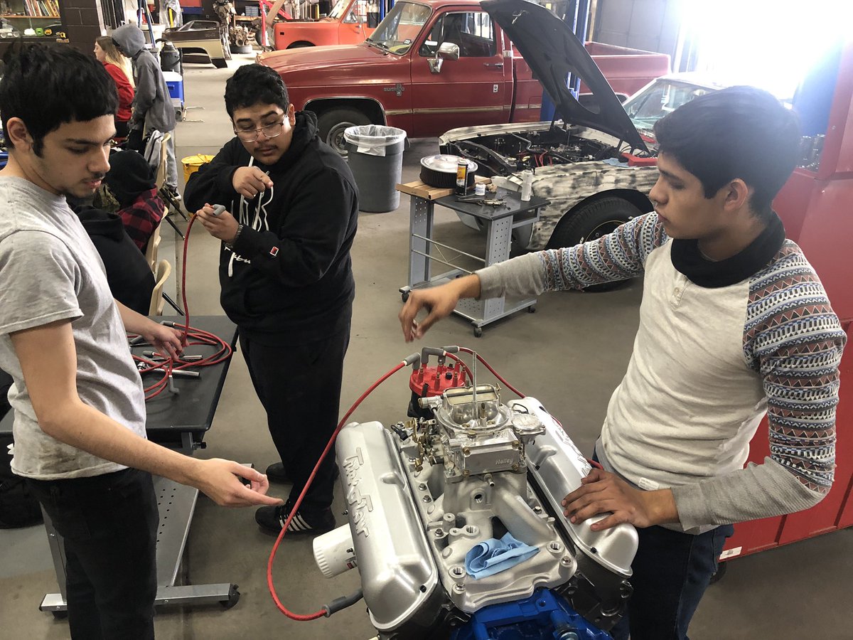 AutoTechFred's tweet image. The morning #AutomotiveTechnology class @OurCareerCenter had a quiz finding top dead center on a compression stroke, installing the distributor, and installing the spark plug wires with the correct firing order on this #Ford302 V8. @YsletaISD @YsletaISDCTE @BrendaChR1