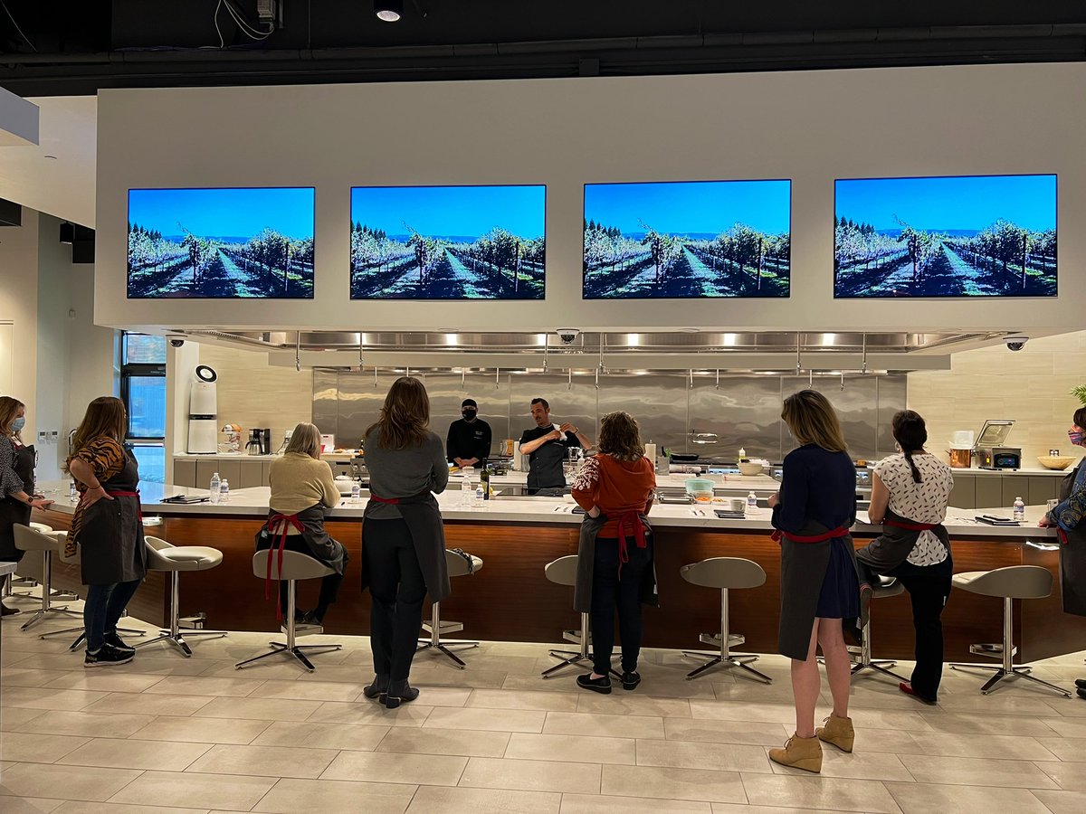 SKSappliances's tweet image. Training day at our #SKSNapaEDC for some of our KBIS Virtual contest winners.