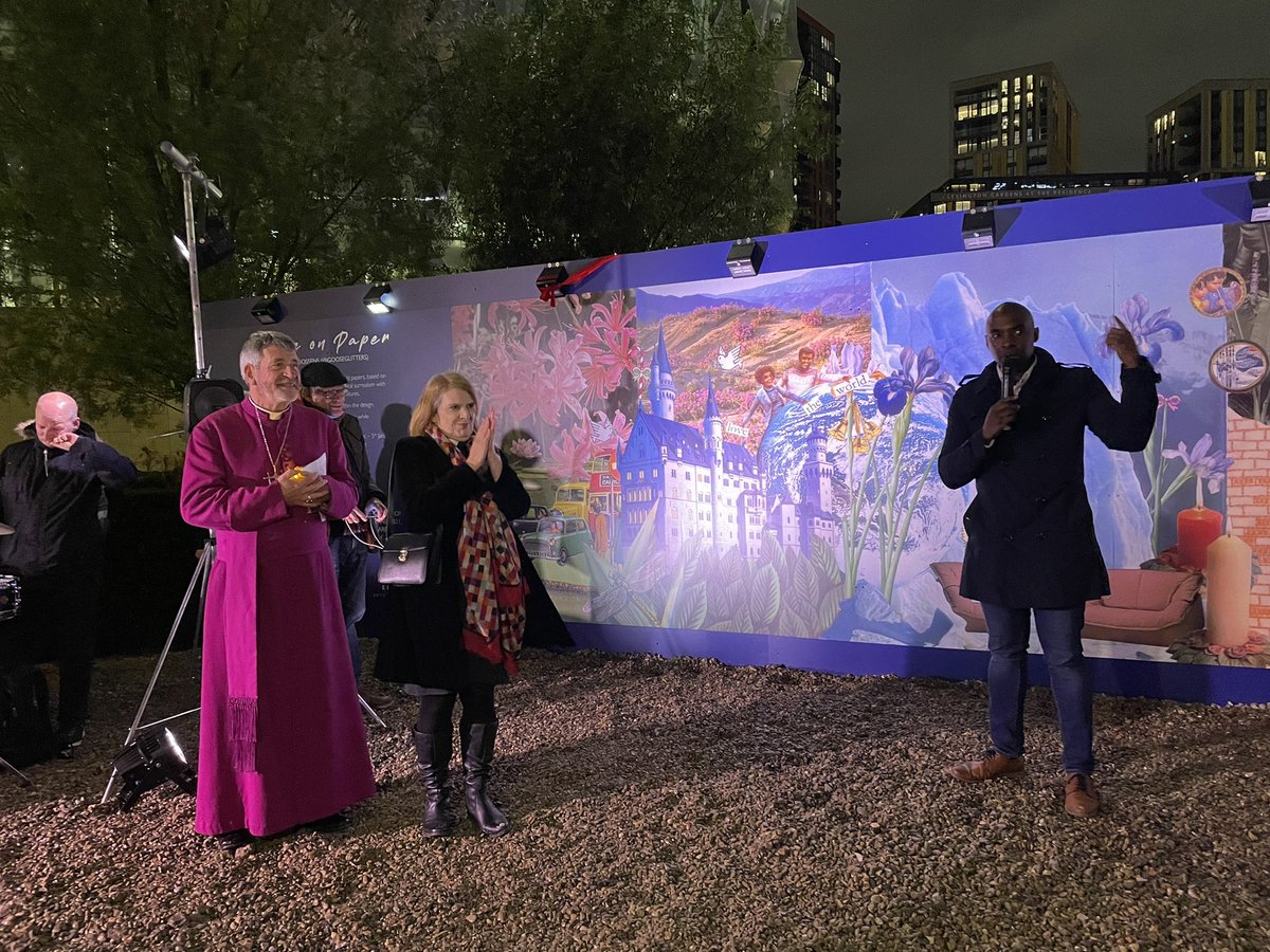 WNWandsworth's tweet photo. #adventcaledar launch @9ElmsArtsRev Number1/24 is right by @USAinUK bus stop #PeaceonEarth Hope some big ears are listening… https://t.co/2xaC6PQYZ4
