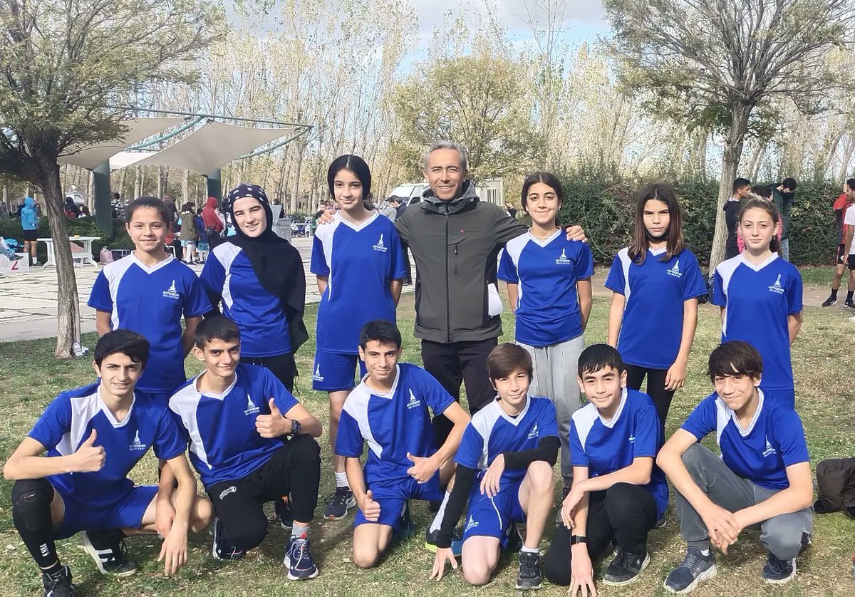 01 Aralık 2021... Şuraya Gaziemir i Ortaokullarda tek başına temsil eden kros takımlarımızı koyalım... Gaziemir 9 Eylül Orta Okulu 😉 İzmir 5.liği 💪💪 <a href="/Gaziemir9O/">Gaziemir9EylülOrtaokulu</a> <a href="/gaziemir_mem/">Gaziemir Mem</a> <a href="/gaziemirkymkmlk/">Gaziemir Kaymakamlığı</a> <a href="/AliMusaBina/">Ali Musa Bina🇹🇷</a>