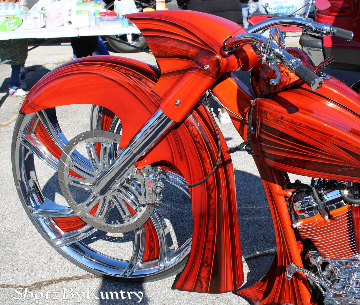 KuntryPicz's tweet photo. #rustcollegefoundersdayparade2021 #ShotzByKuntry #hollyspringsms #rustcollege #parade #cars #carphotography #carphotographer #customwheels #autophotography #wetpaint #rides #bigrims #carpornphotography #stuntseason #whipgame  #automobiles #outdoorphotography #outdoors #hotcars https://t.co/hhVWHDPu6d