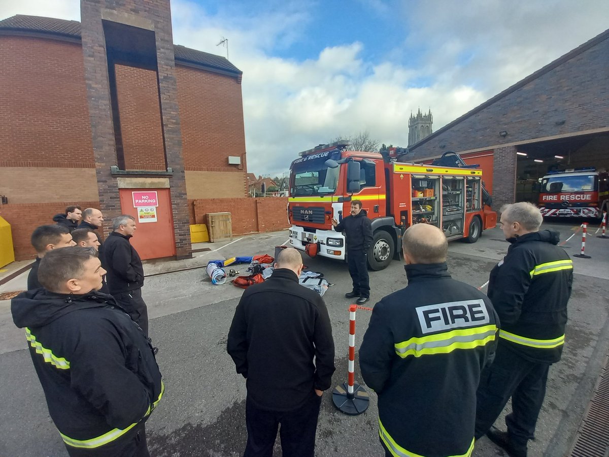 UKHeavyRescue's tweet photo. Thankyou to @65Glastonbury for hosting a multi FRS #heavyrescue collaboration event. Good to get together with neighbours @DWFireRescue @DSFireUpdates to discuss all things #heavyrescue and #Bariatric rescue. Thanks to @AvonFireRescue @AFRSAvonmouth HRI'S Gary, Alex and Jason https://t.co/CVOgXFYfed