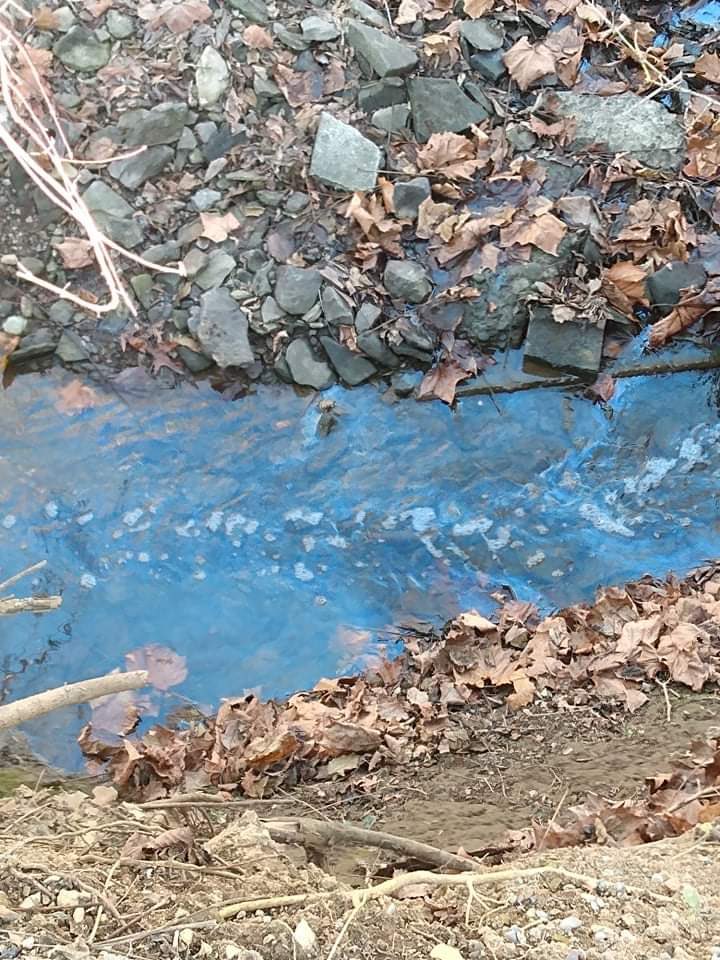 DEVELOPING:  An estimated 5600 gallons of gasoline spilled into a Washington County creek— at the corner of Rt 519 &amp; Rt 136.  

PA Fish &amp; Boat officials told me more than 1000 fish have been killed.  Neighbors say the smell is making them extremely sick.