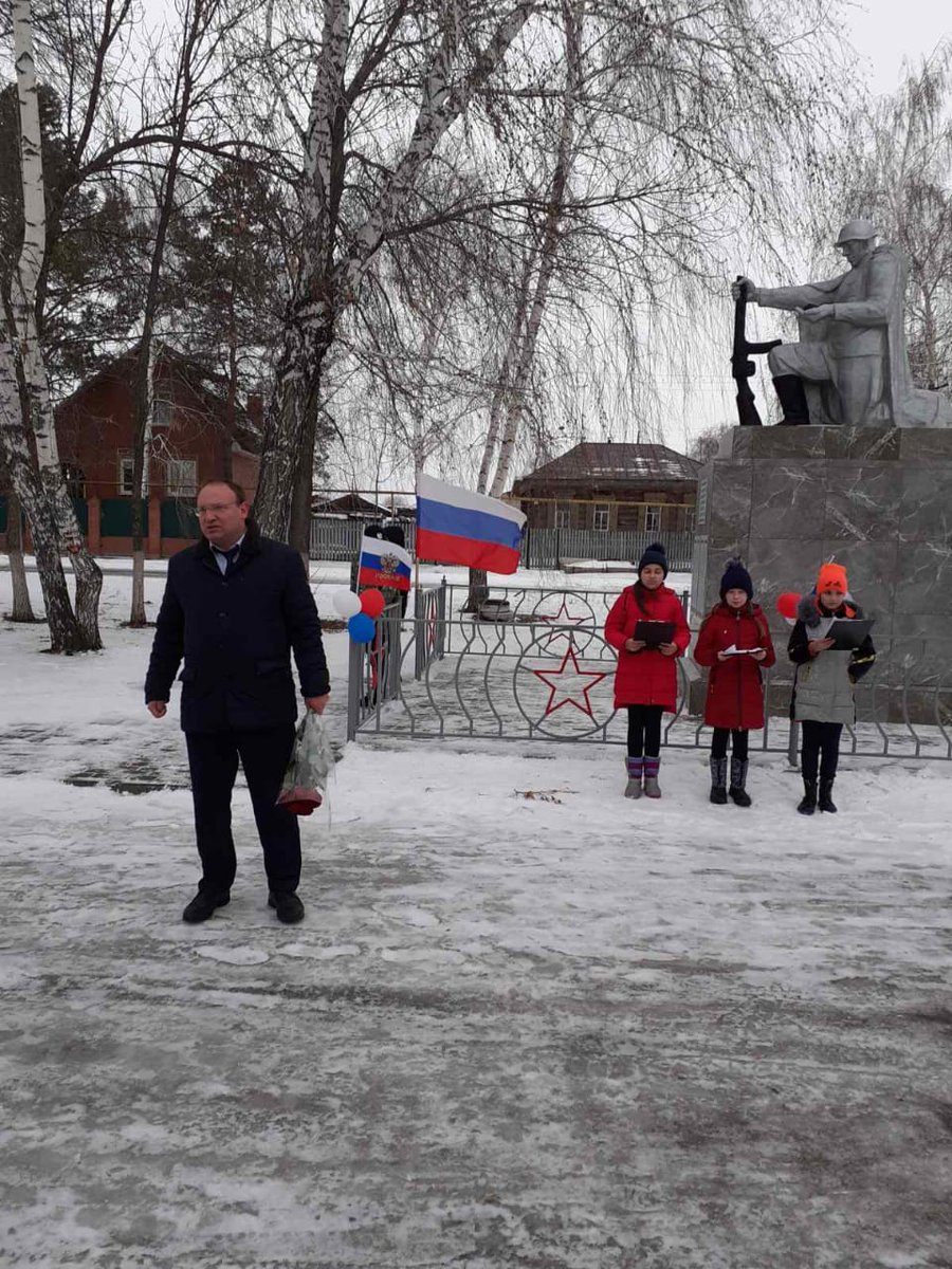 PechinenoSp's tweet photo. #ПЕЧИНЕНОСП В с.Тростянка, 30.11.21 провели открытие памятника погибшим ВОВ.Благодаря Губернаторскому проекту "СОдействие"(@SOdeistvie63)провели ремонт и благоустройство территории вокруг памятника. Открытие посетил Глава м.р.Богатовский Киреев В.А. https://t.co/JwzmU7Z1ph