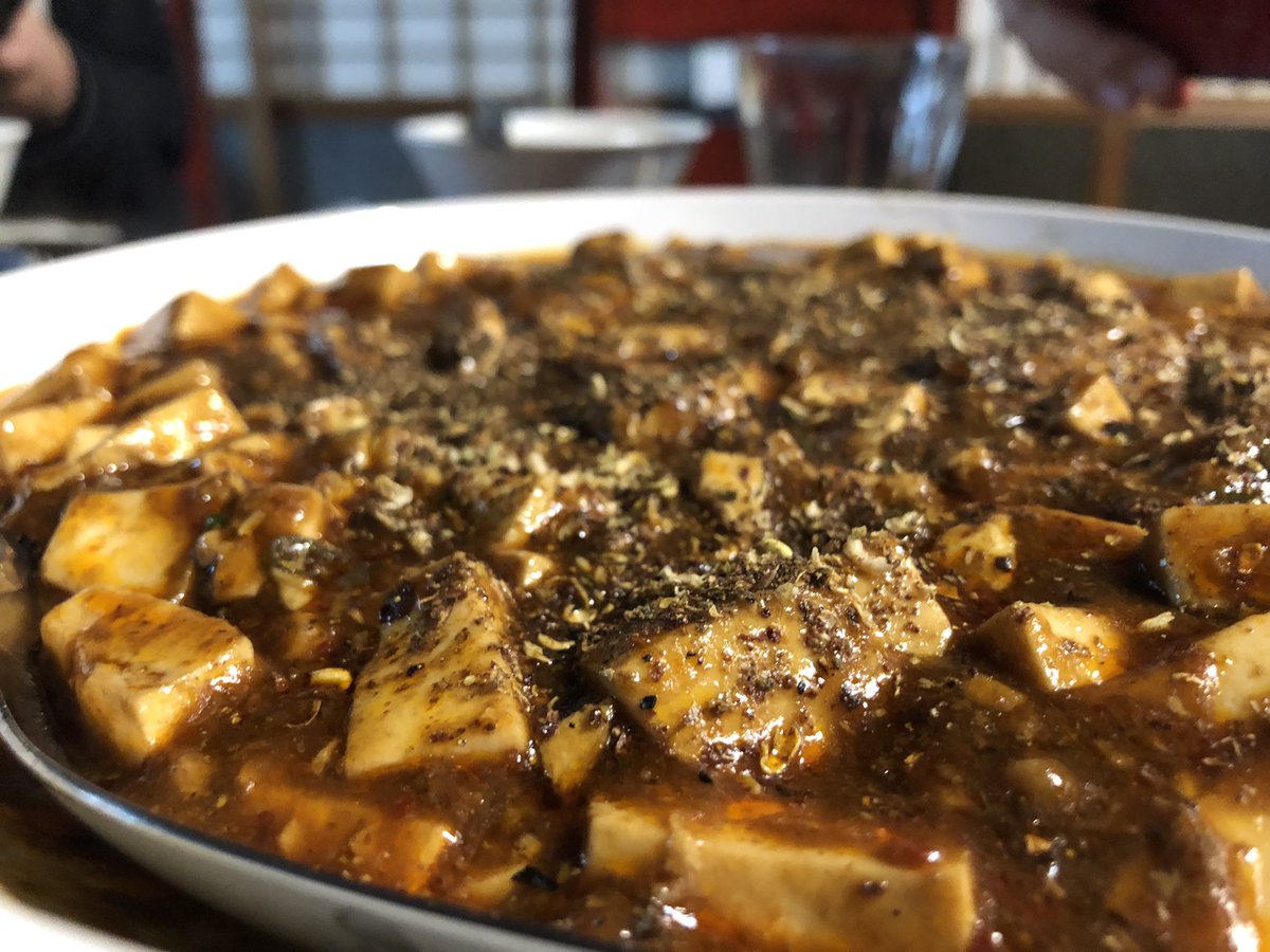 0111Mameko's tweet photo. 行きは暖房ガンガンにしても、なんだかヒンヤリやったのに、
帰りは霰降っててもポカポカ。
美味しいご飯、楽しい仲間、ワクワクする話。そしてカプサイシン!
威力抜群っ!w
今日も良き日!
#しゃんらん
#絶品四川麻婆豆腐
#Increw https://t.co/t2cyMWOqXg