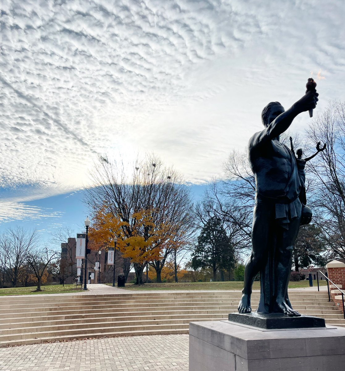 UTKGradSchool's tweet photo. It’s a great day for the last classes of the semester! Celebrate your successes today, Vols.
.
.
#lastdayofclass #UTKnoxville #graduateschool #RockyTop https://t.co/xNx5k3X2dU