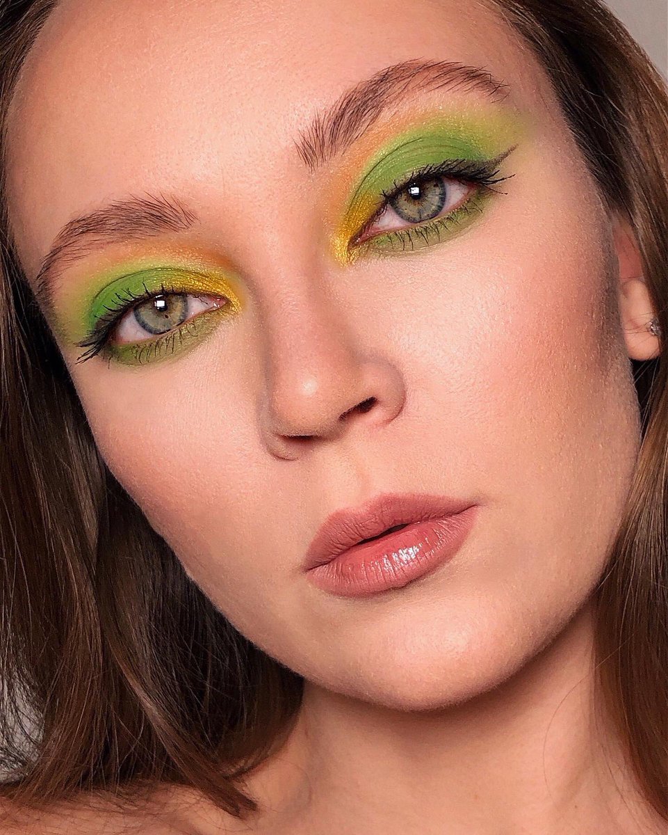 MariaMakeupHair's tweet photo. 💚🧡💛 #colormakeup https://t.co/glAoy9RYrs