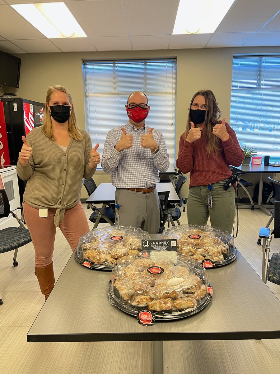 gsgators's tweet photo. Our friends from the #KindnessKitchen at @journeybiblekc are at it again, this time with delicious blueberry scones!  Thank you for your continued support of the staff and students at GS! #AdoptASchool #opsmomentsthatmatter https://t.co/Kf3cp4bcEB
